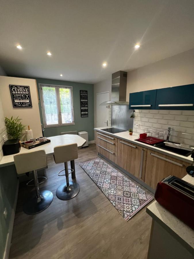 Belle Maison Familiale Proche Du Lac Bourges Zewnętrze zdjęcie